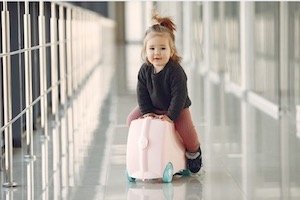 Viaggiare in aereo con bambini