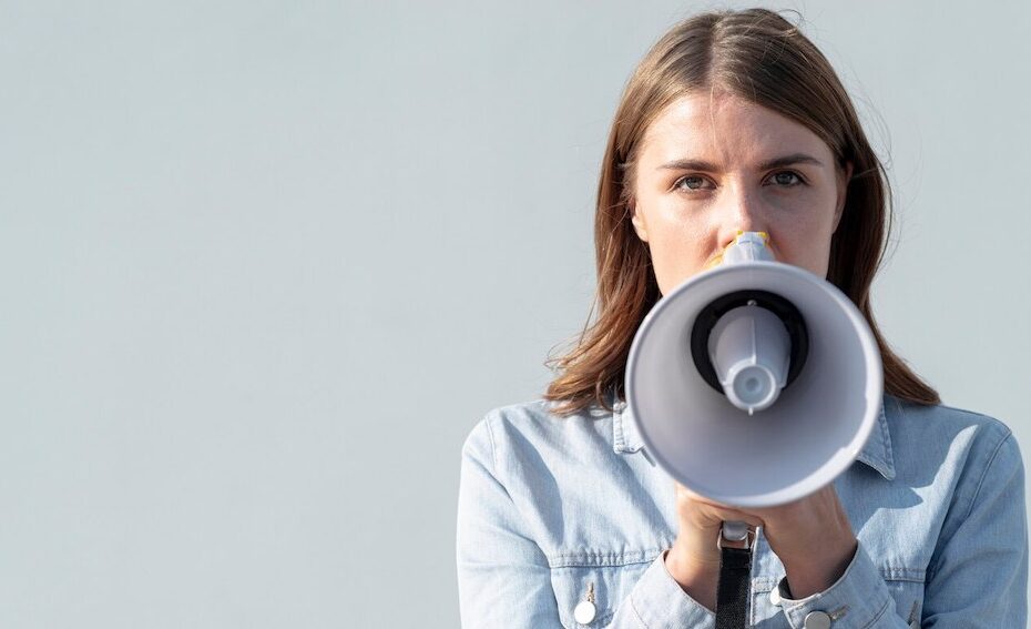 le donne alzano la voce